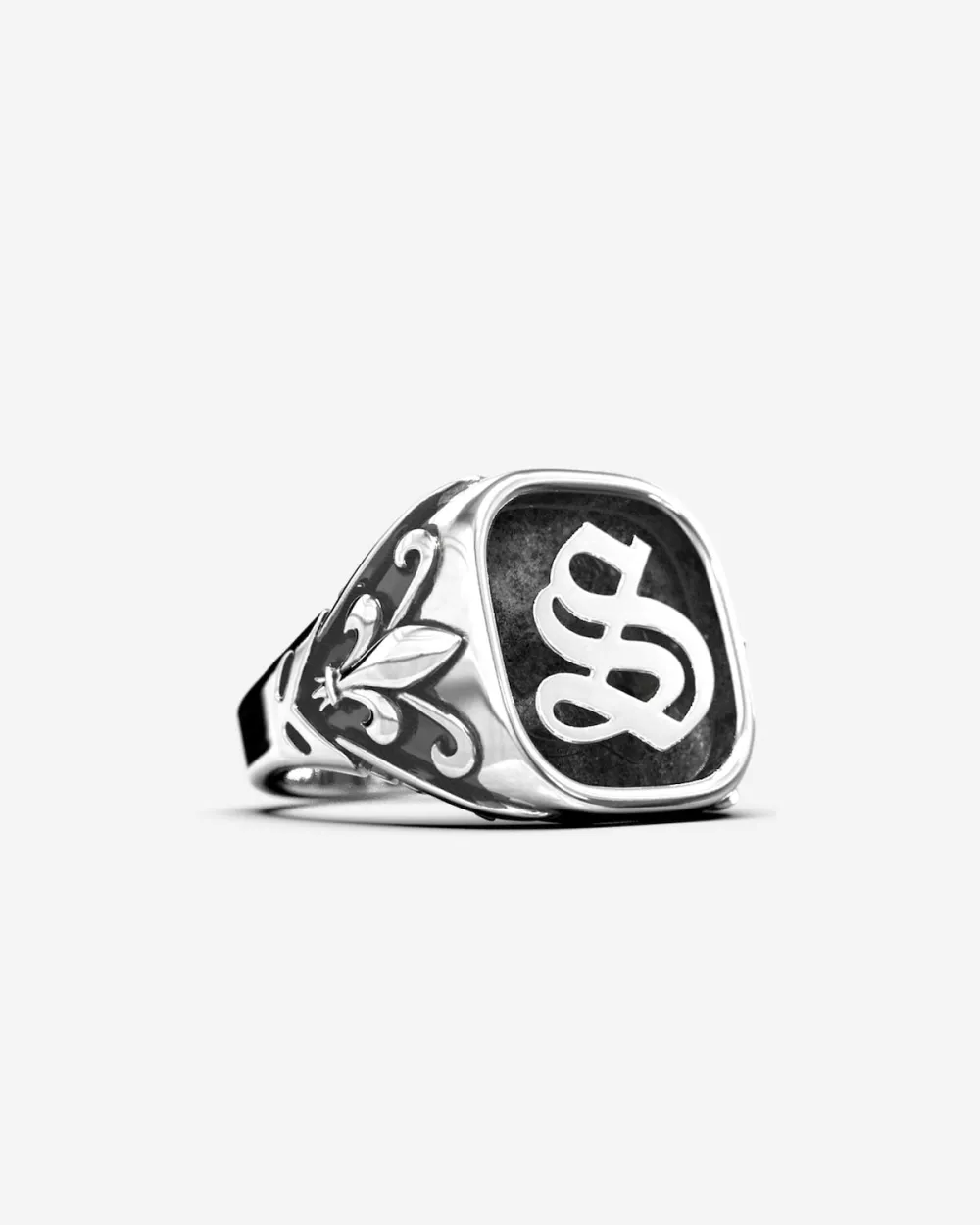 ANELLO CHEVALIER QUADRATO GOTICO CON LETTERA INIZIALE PERSONALIZZATA