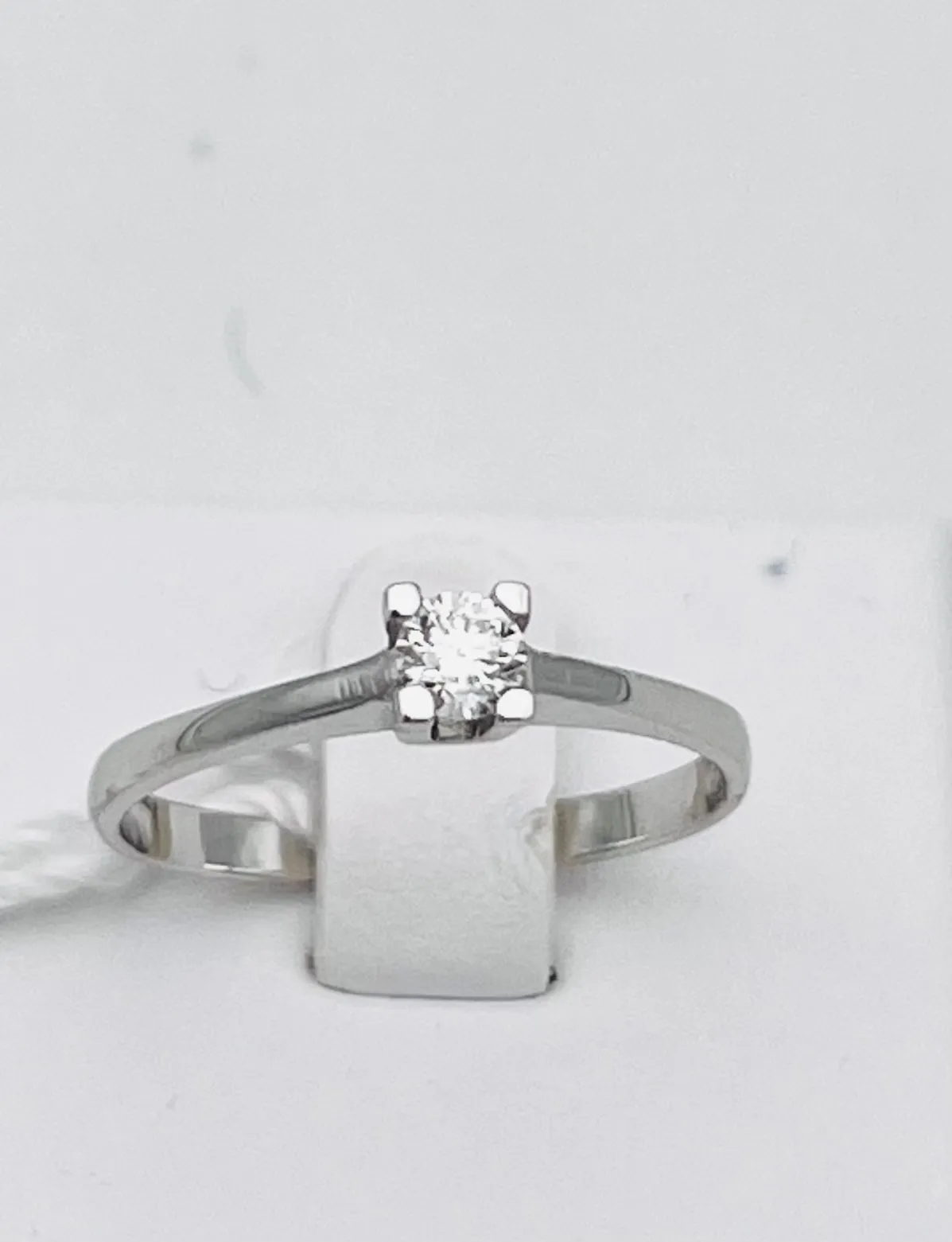 Anello solitario DESIDERIO  oro bianco e diamanti  Art.AN2645