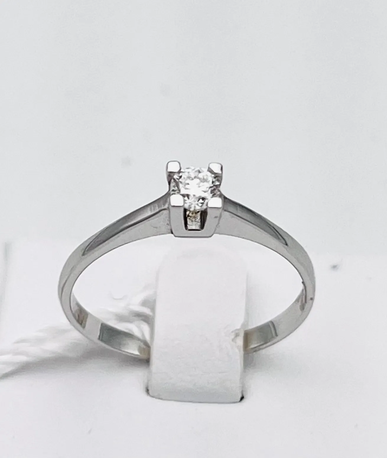 Anello solitario DESIDERIO  oro bianco e diamanti  Art.AN2645