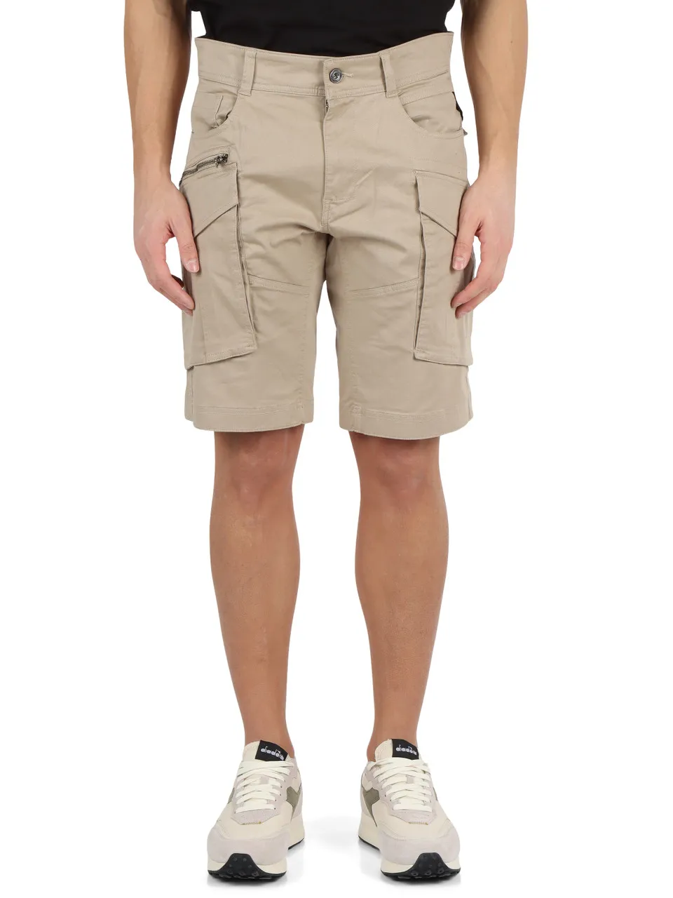 Bermuda in cotone stretch con tasche cargo
