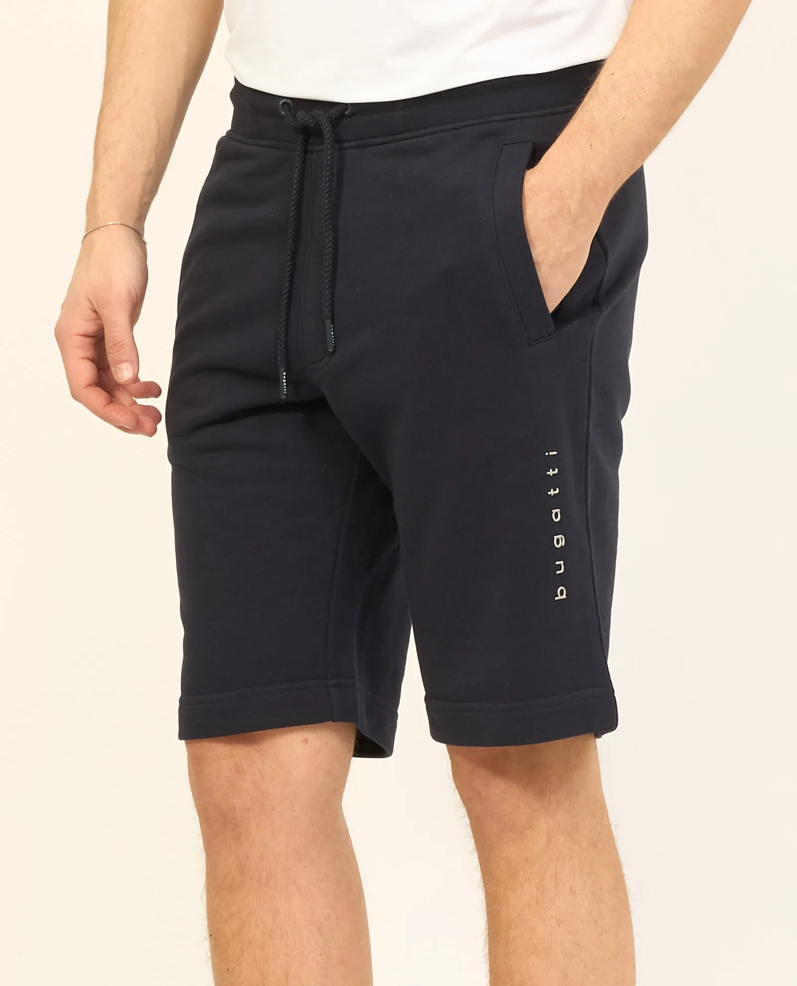Bermuda uomo Bugatti con logo verticale