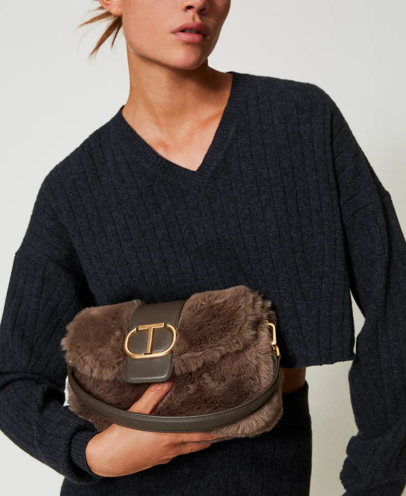 Borsa a tracolla 'Amie' media in faux fur