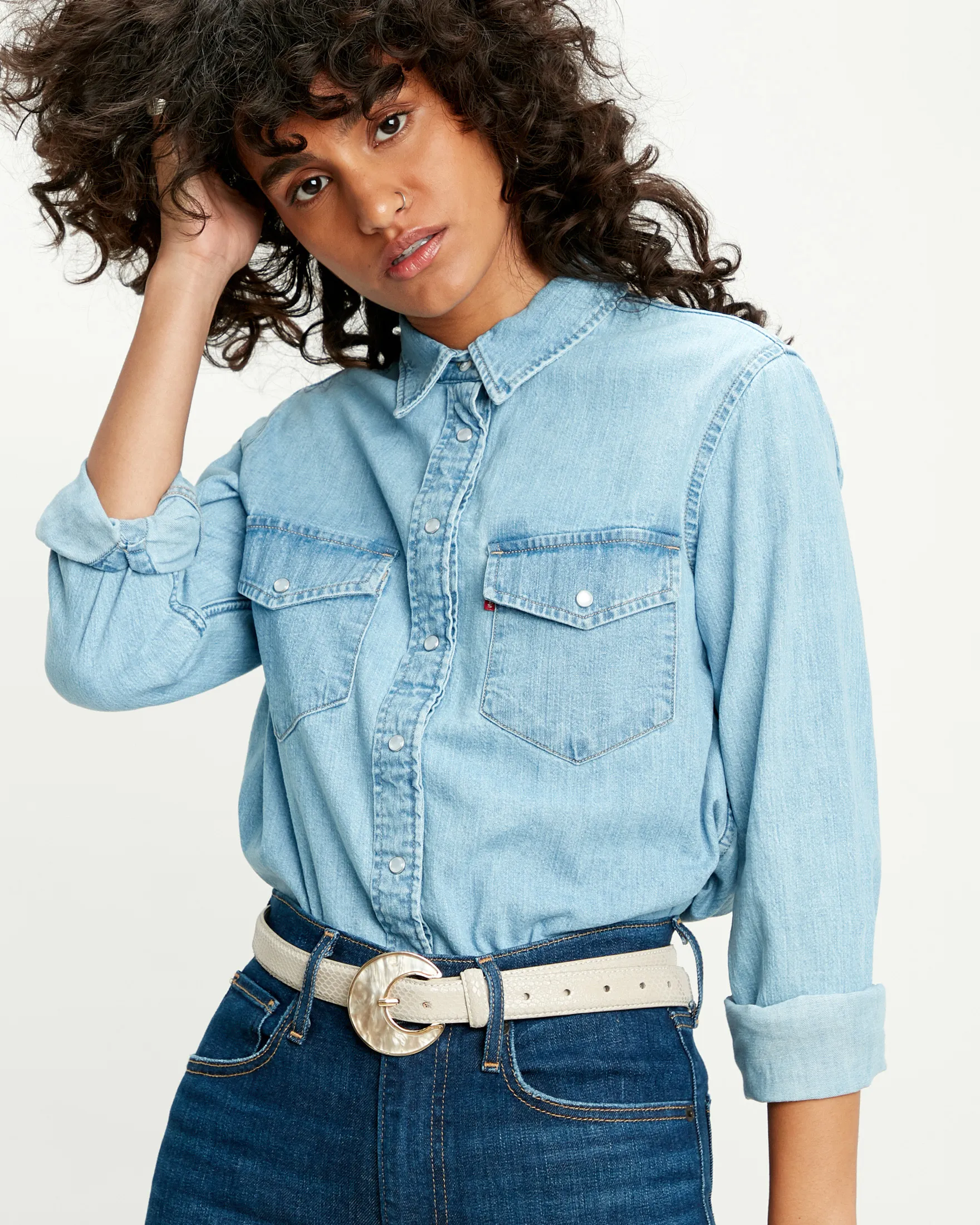 Camicia azzurra oversize in denim di puro cotone lavaggio chiaro super stone washed