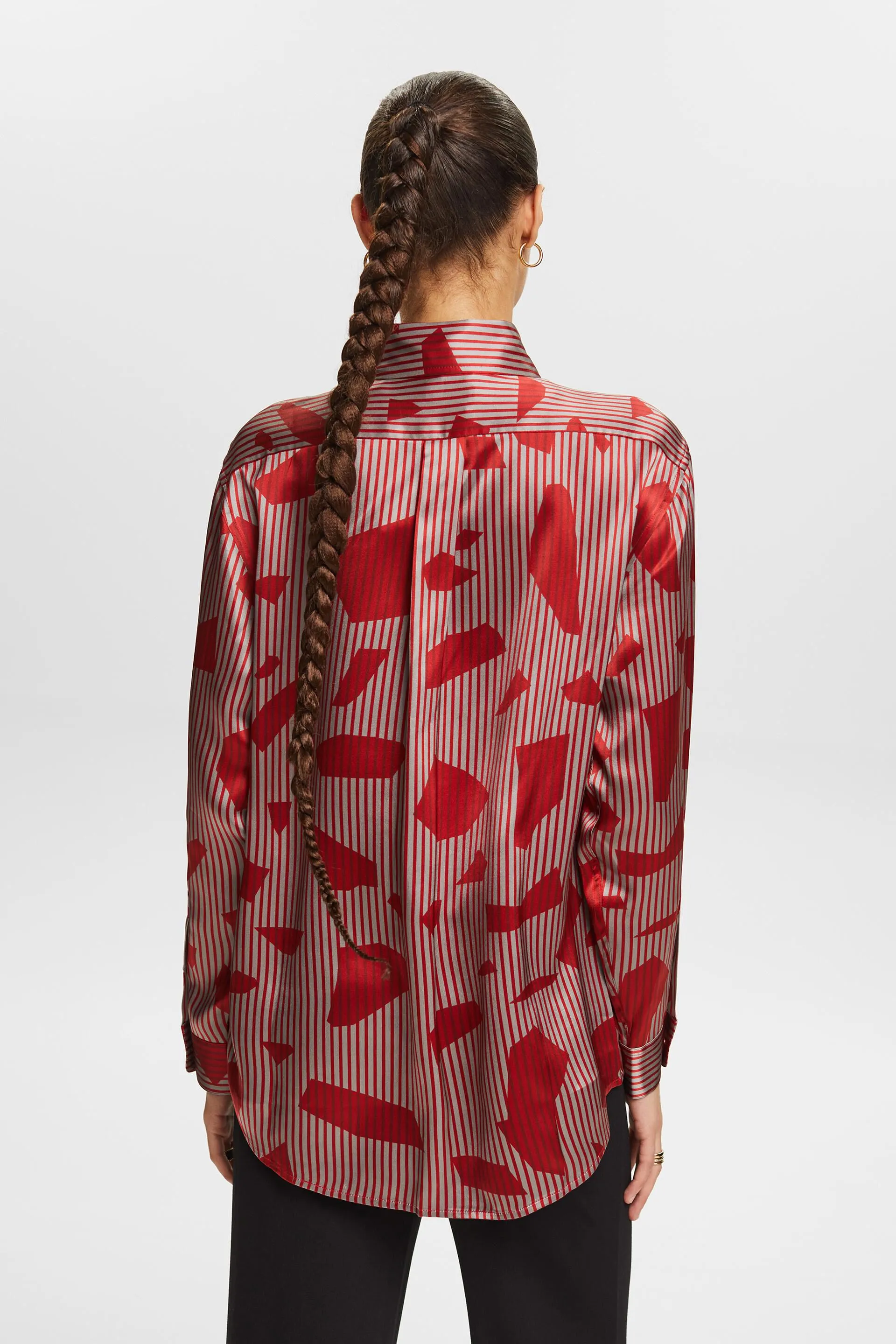 Camicia con bottoni in seta stampata