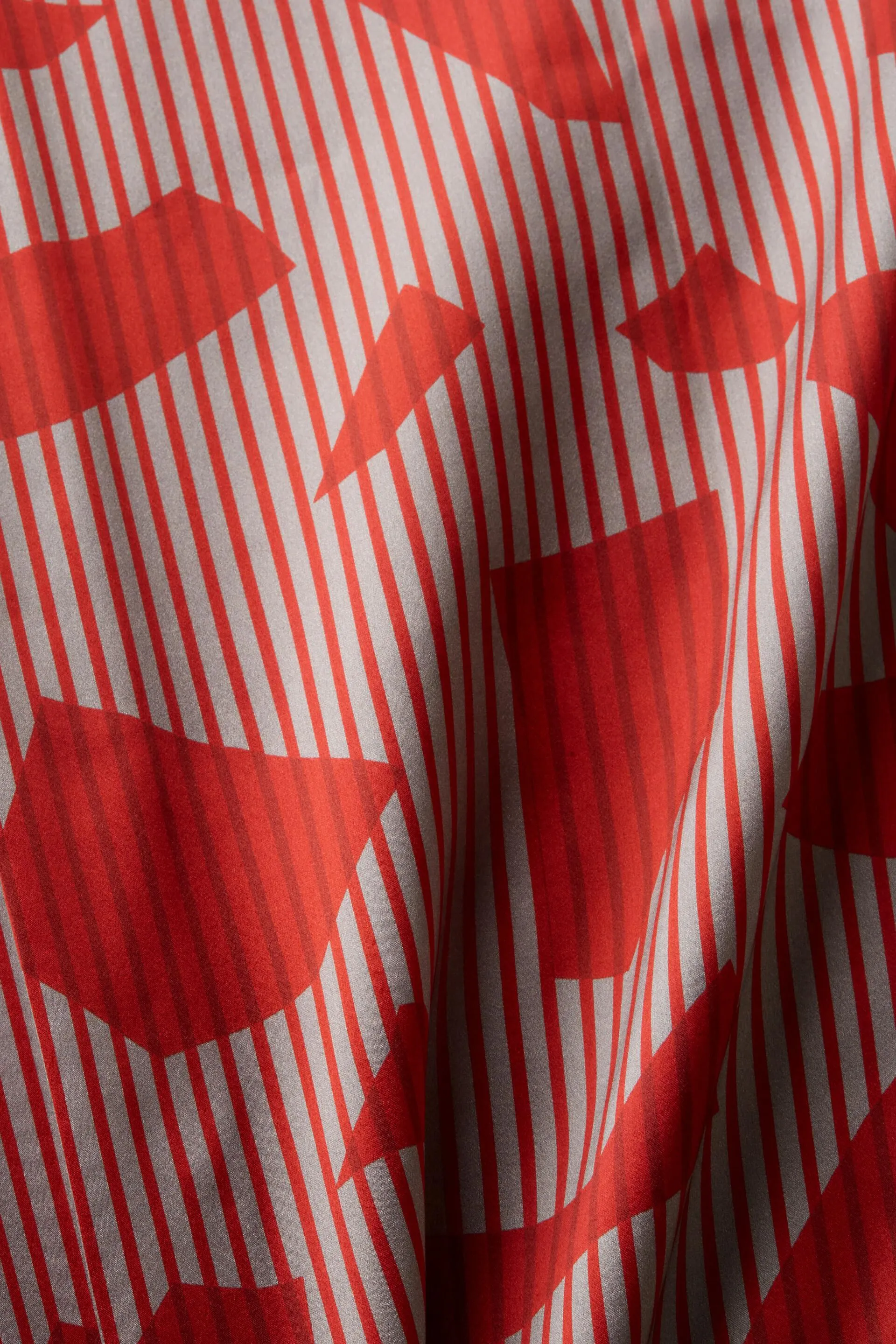 Camicia con bottoni in seta stampata