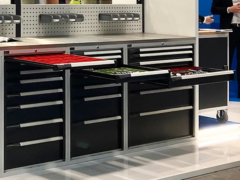Cassettiera da banco Fami Master grigio a 5 cassetti ad estrazione regolabile 561x573x800mm