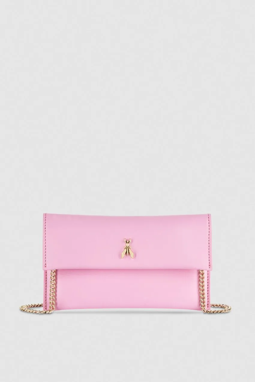 Clutch aus Leder mit Kettenriemen