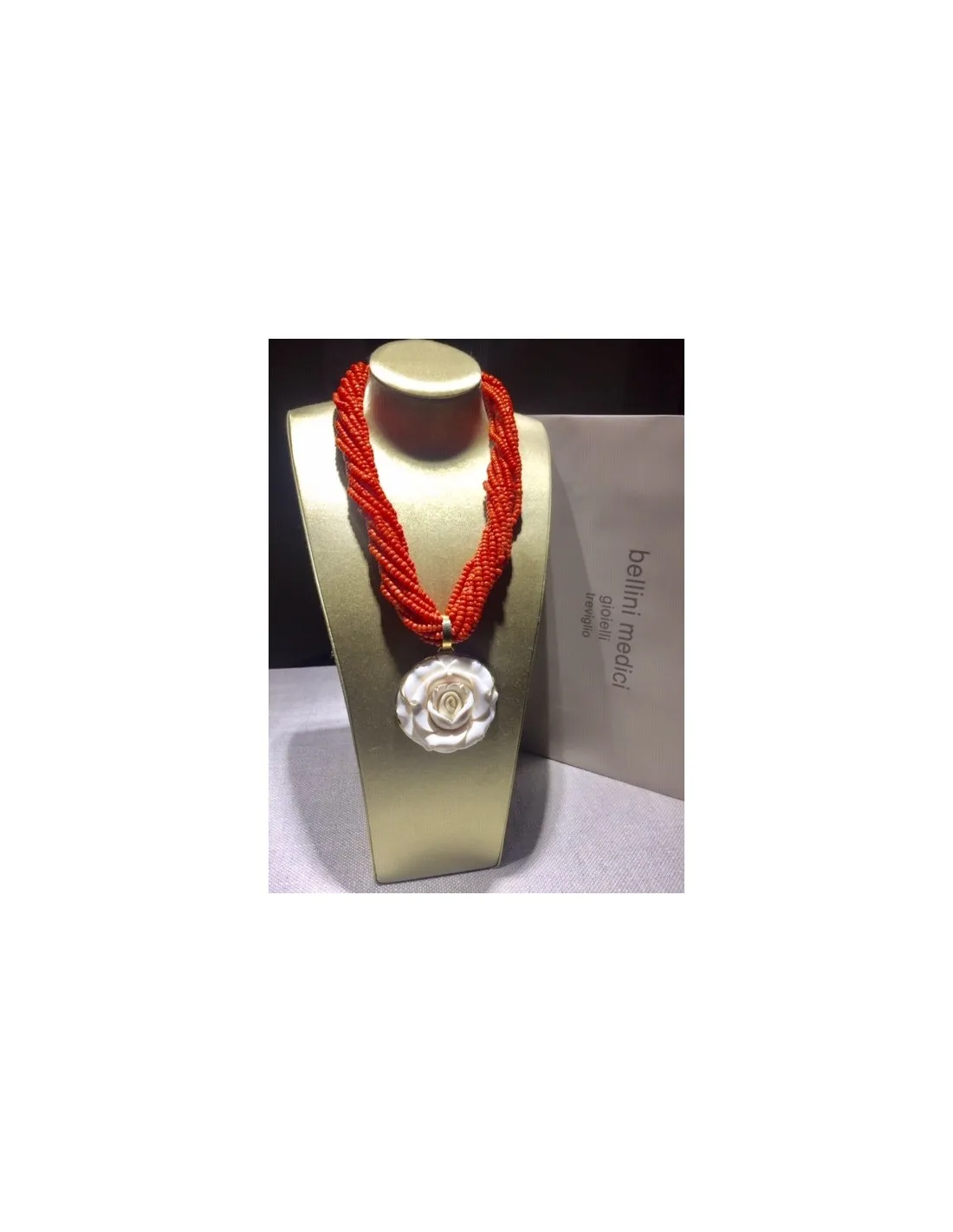 Collana  in corallo rosso naturale con avorio fossile