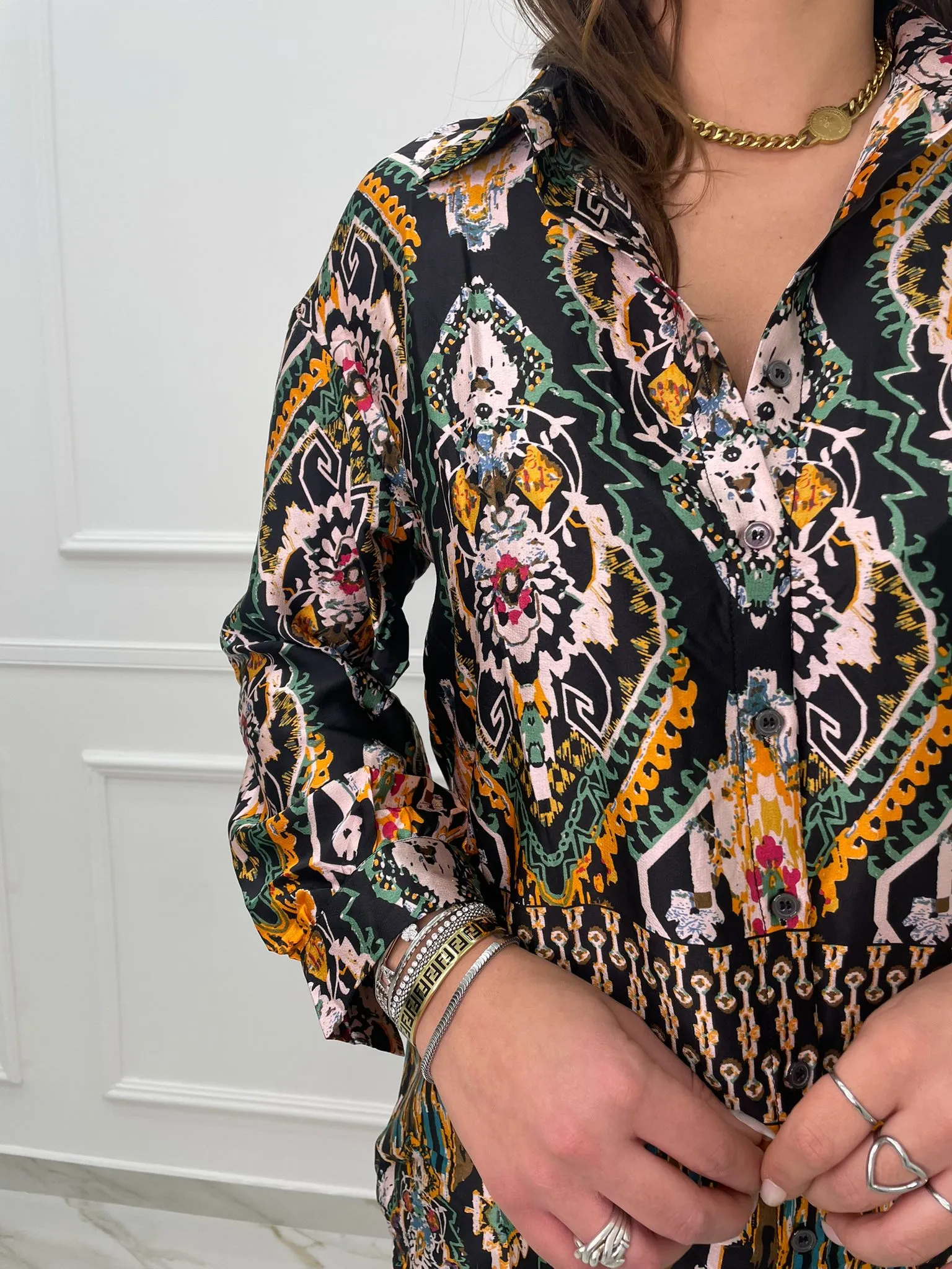 Coordinato a fantasia con camicia e pantalone palazzo