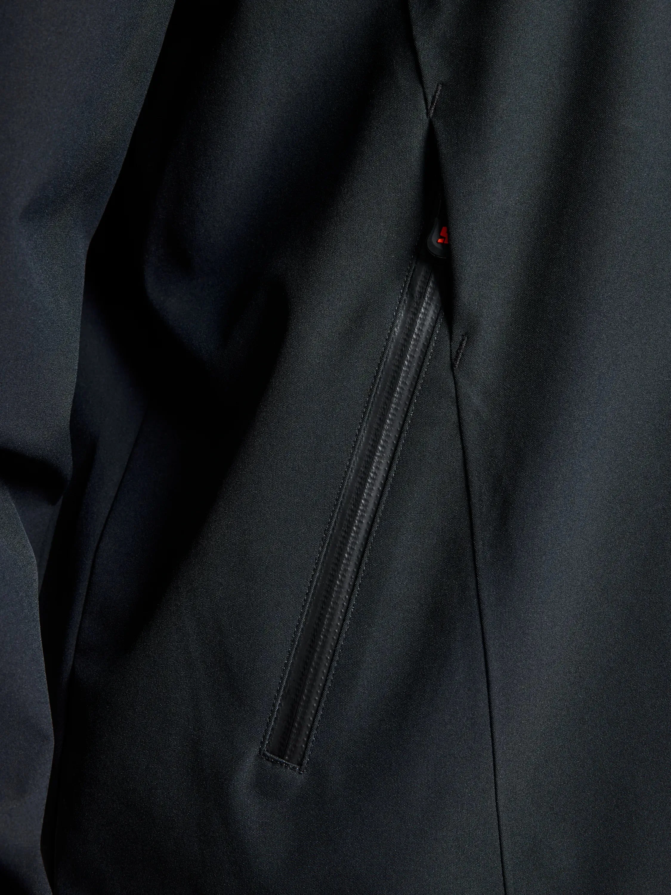   CREW HOODED JACKET Giacca Impermeabile con Cappuccio