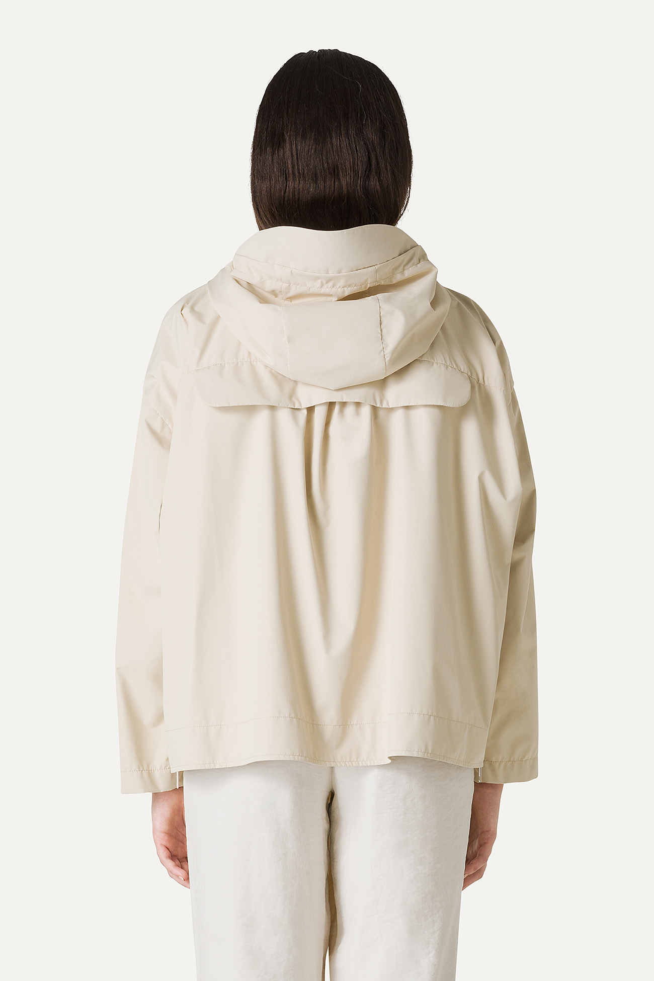 GIACCA CORTA IN NYLON CON INTERNO ARGENTO 9214 - CREMA