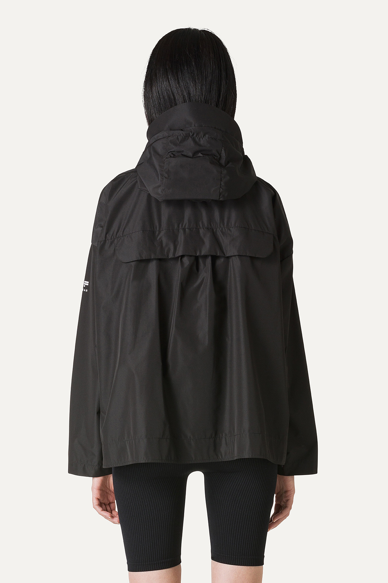 GIACCA CORTA IN NYLON CON INTERNO ARGENTO 9214 - NERO