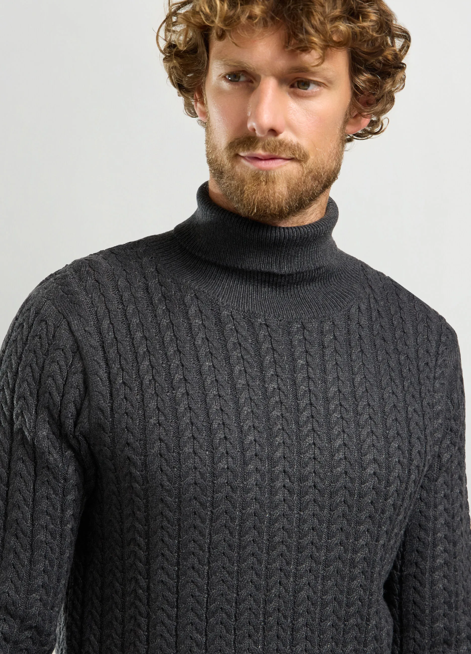J. HART & BROS  Maglione collo alto a trecce uomo