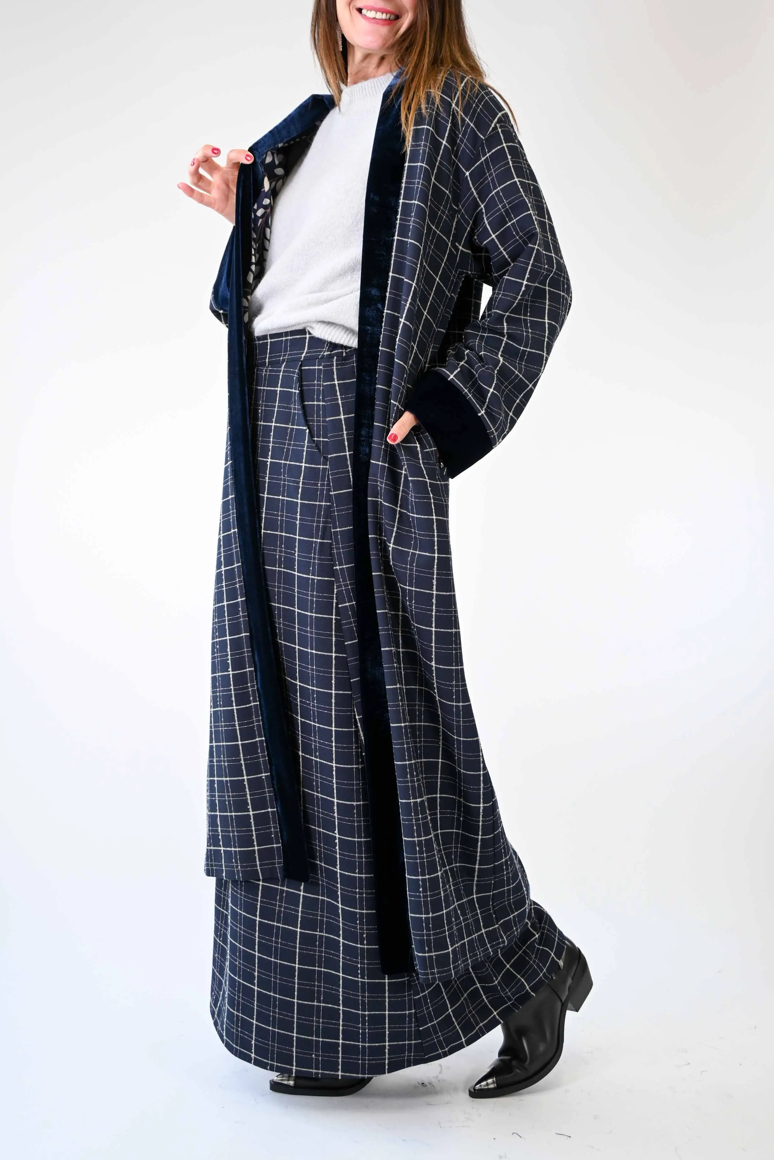 KIMONO LUNGO A QUADRI CON PROFILI VELLUTO BLU