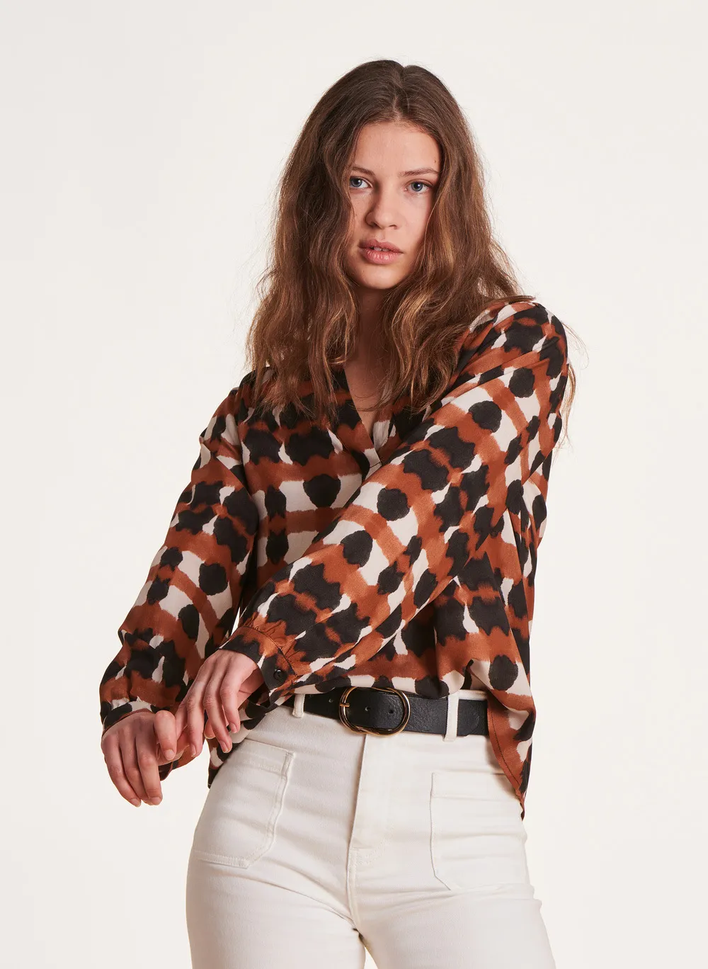  LA FEE MARABOUTEE   Blusa con scollo a V stampata | Marrone