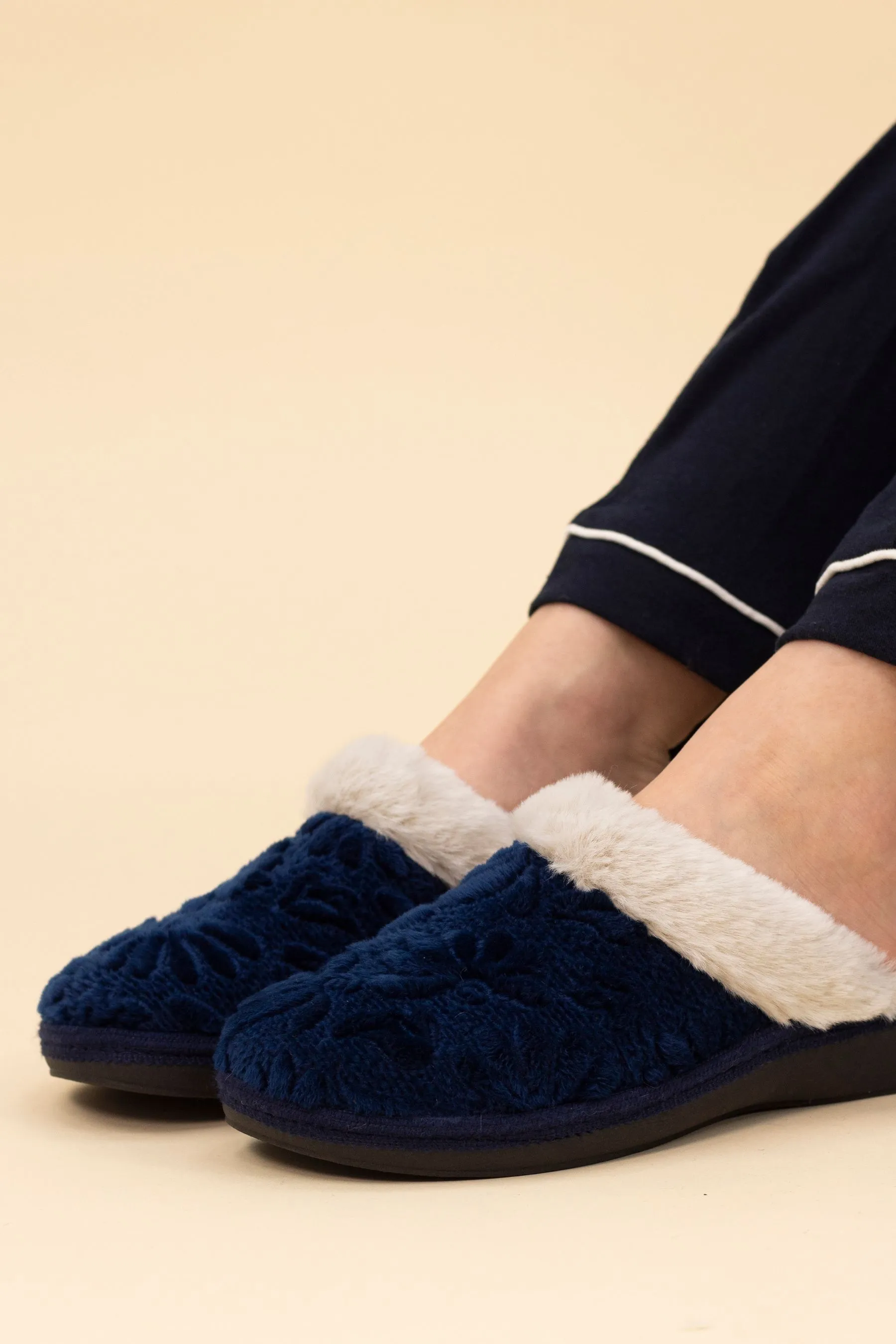 Lunar Wilder Mule Slippers    