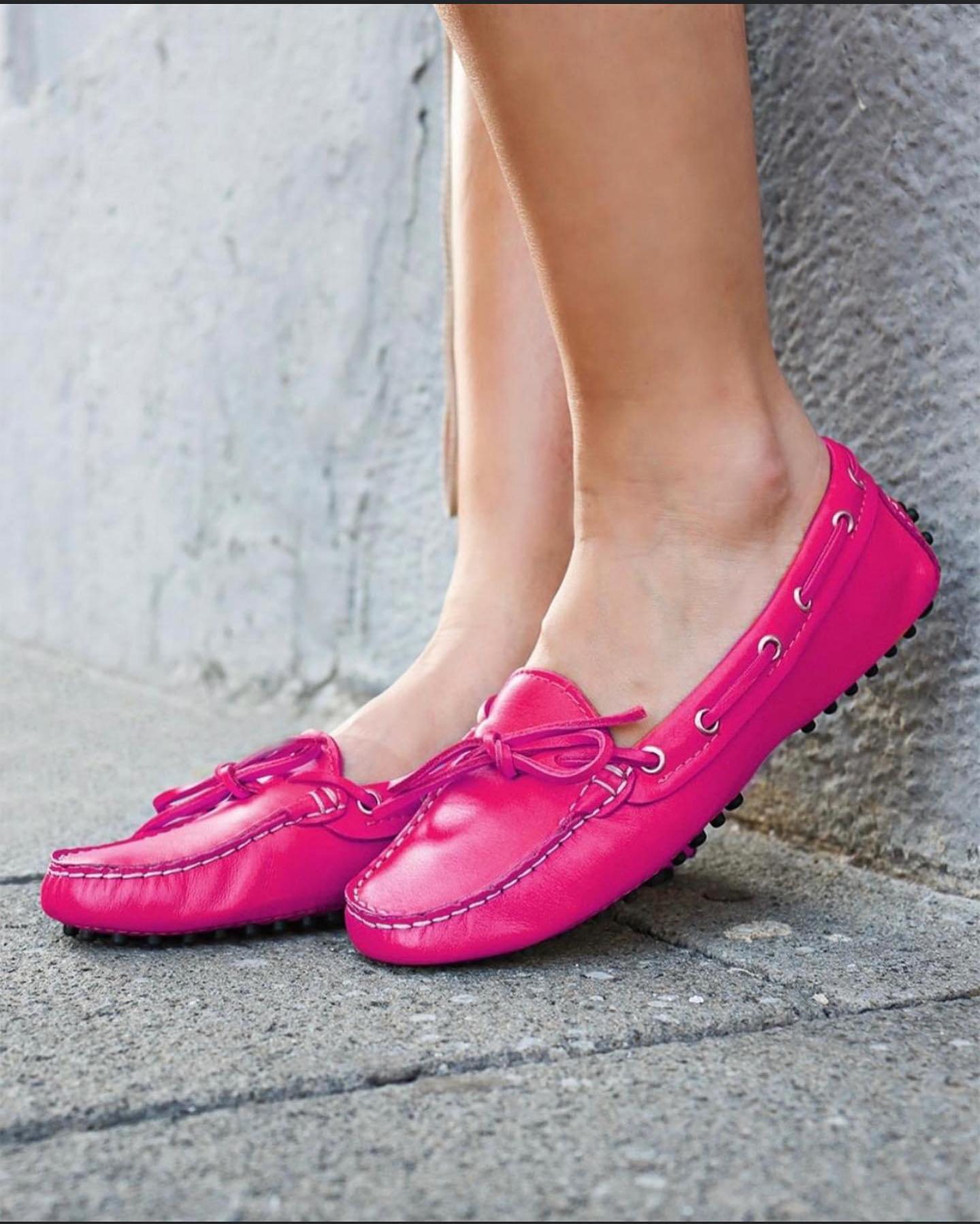 Mocassini fucsia in pelle con gommini