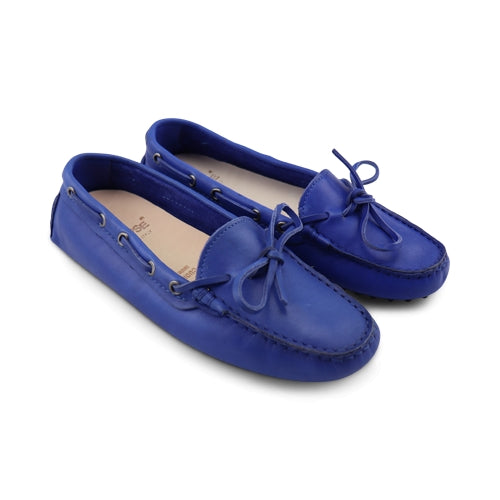 Mocassini in pelle blu elettrico con gommini