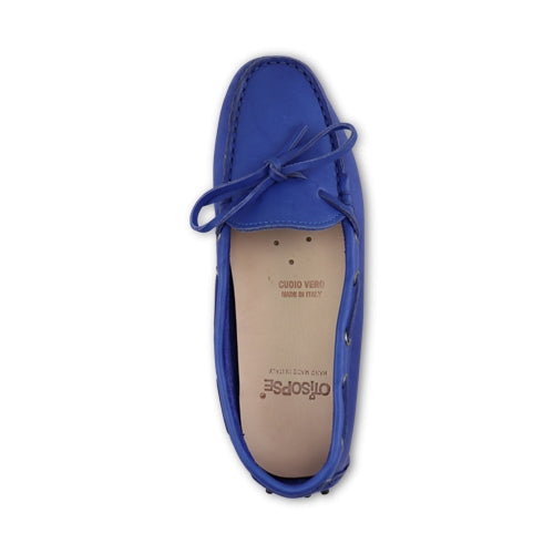 Mocassini in pelle blu elettrico con gommini
