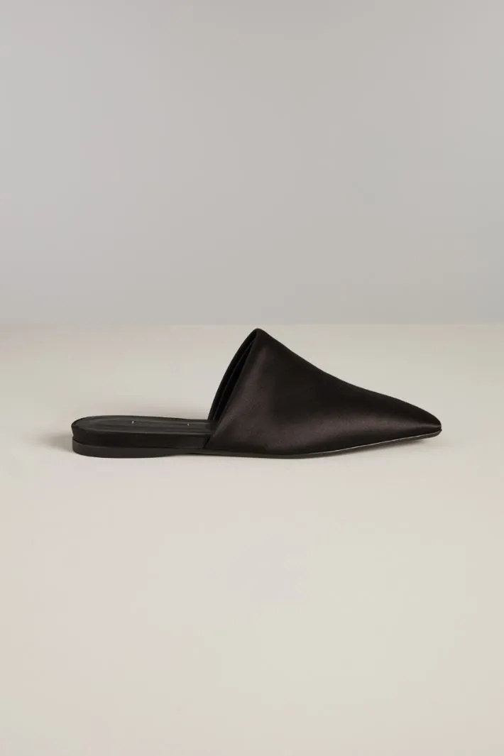 Mule in raso