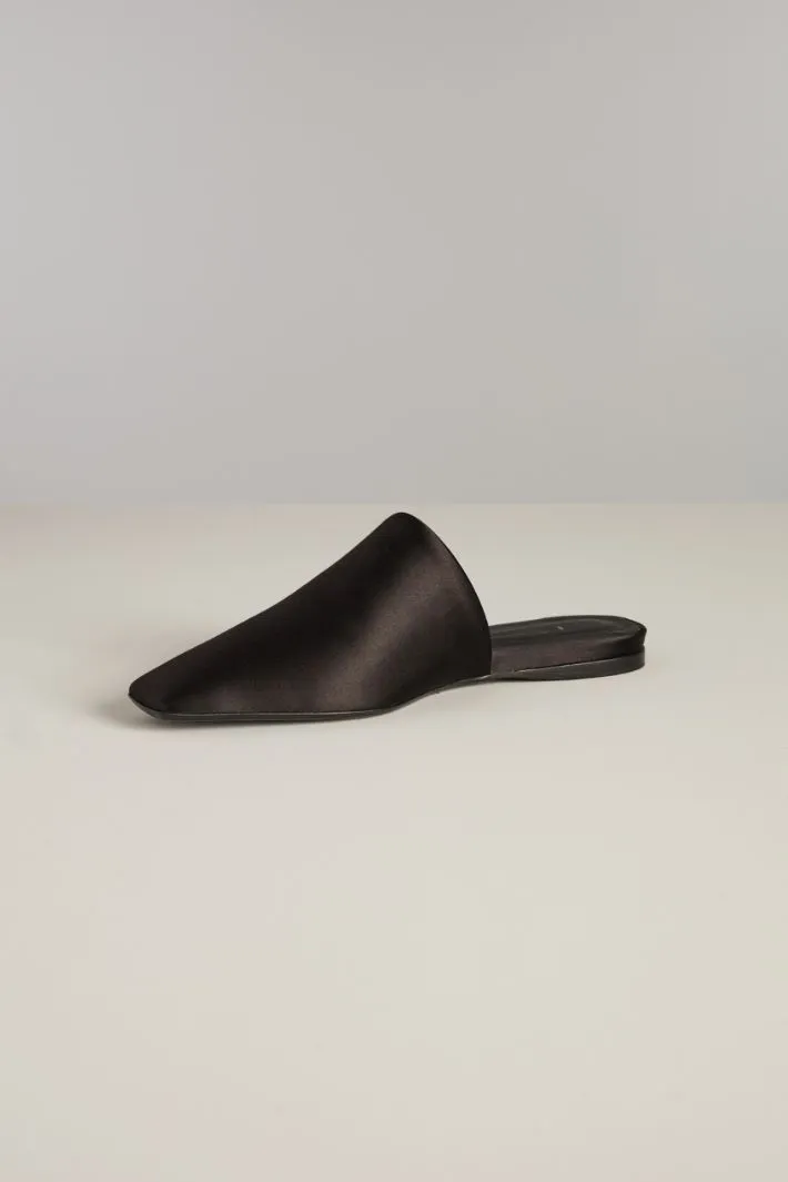 Mule in raso