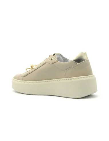Nero Giardini sneaker in pelle con charms  