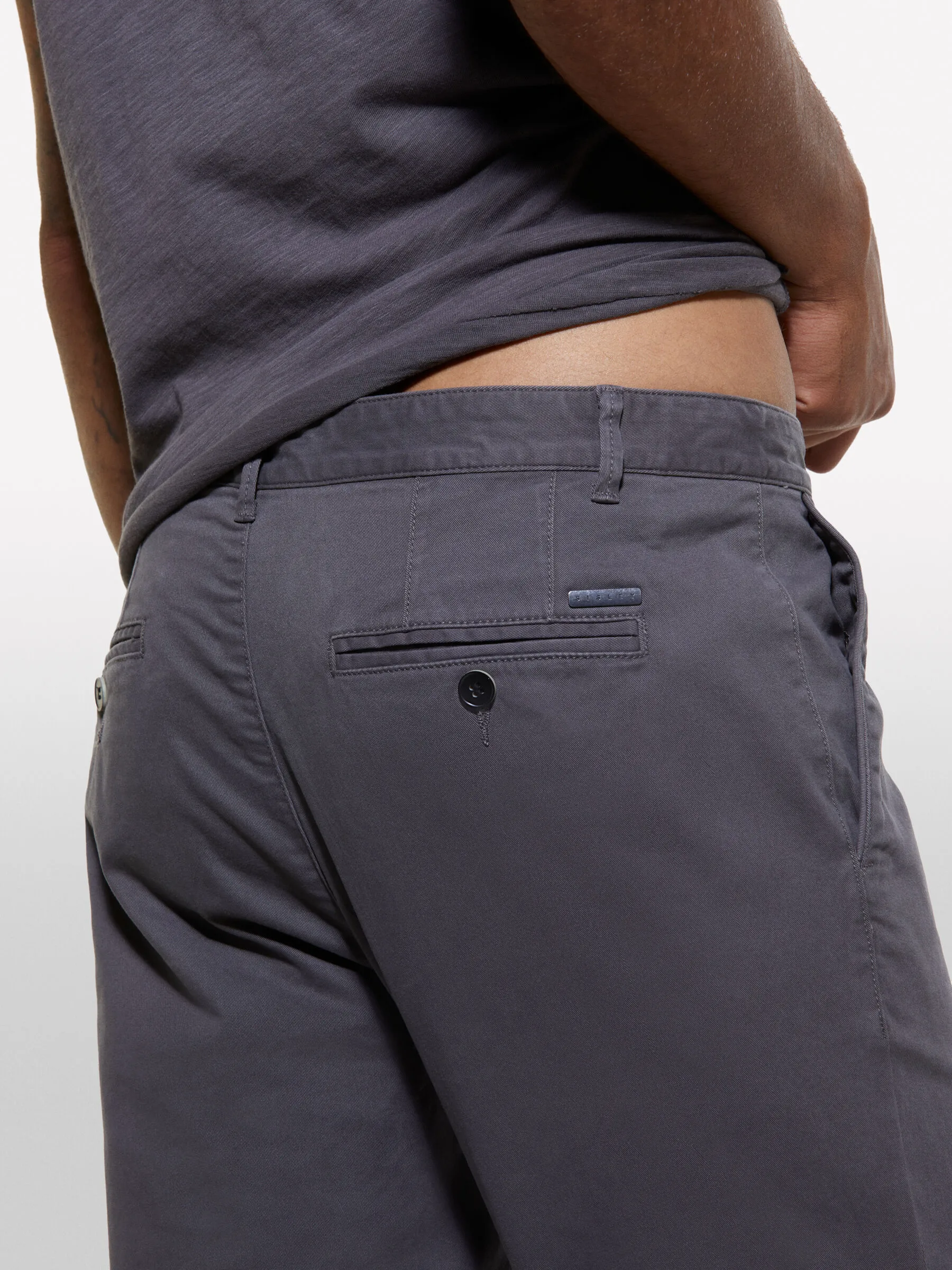 Pantaloni grigio scuro effetto vintage