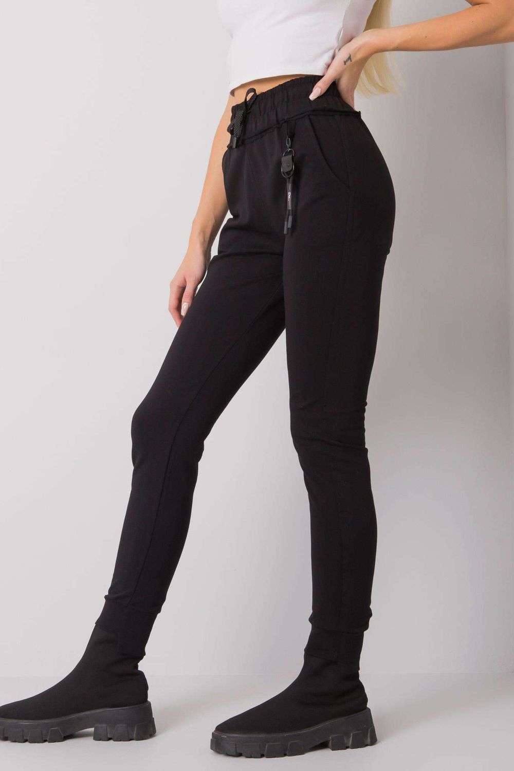 Pantaloni model 159822 Relevance