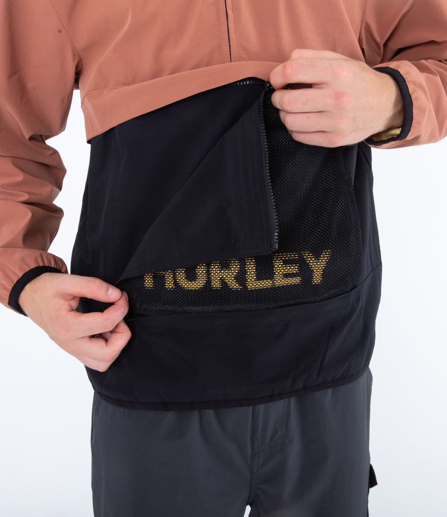 PHANTOM PACKABLE ANORAK