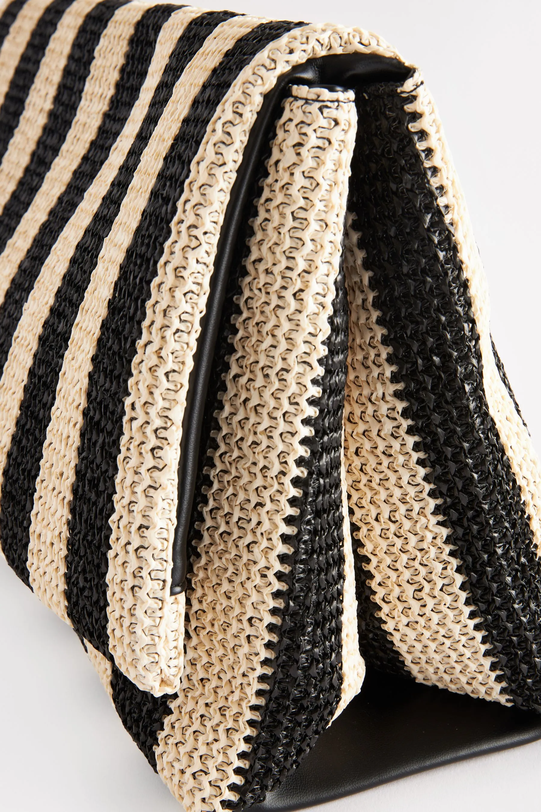 Pochette intrecciata