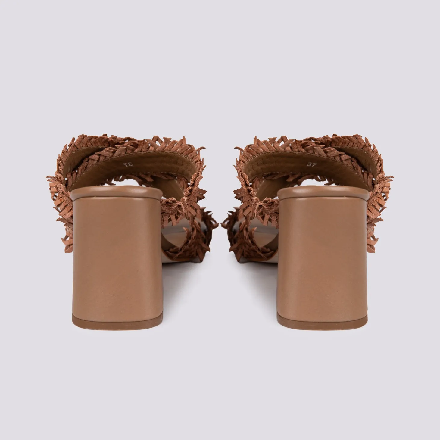 Sabot in pelle intrecciata cuoio con tacco spesso