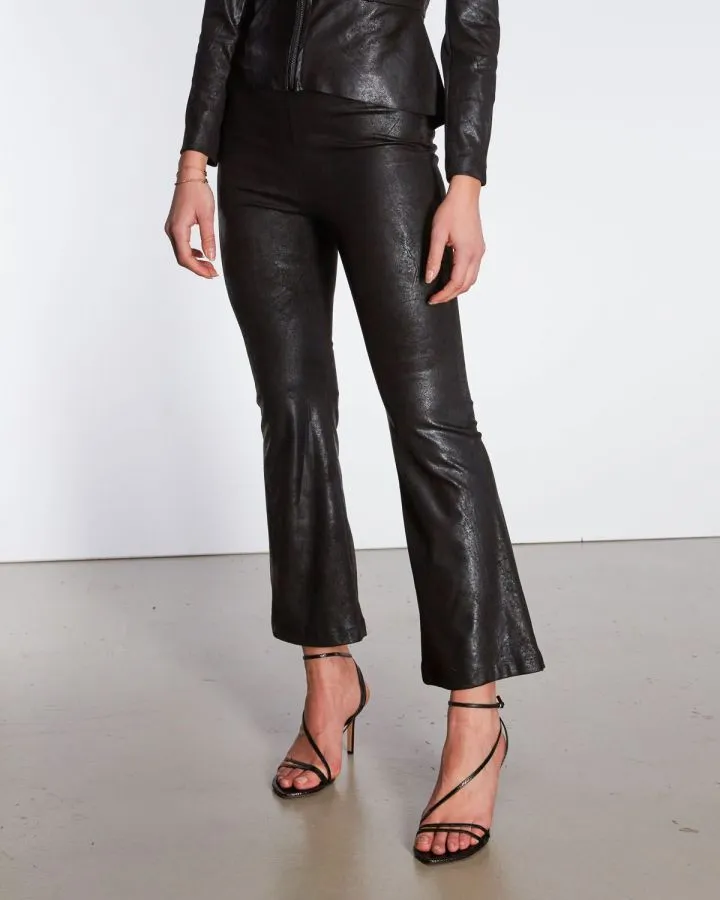 T-Shirt di colore nero con coulisse con strass color oro
