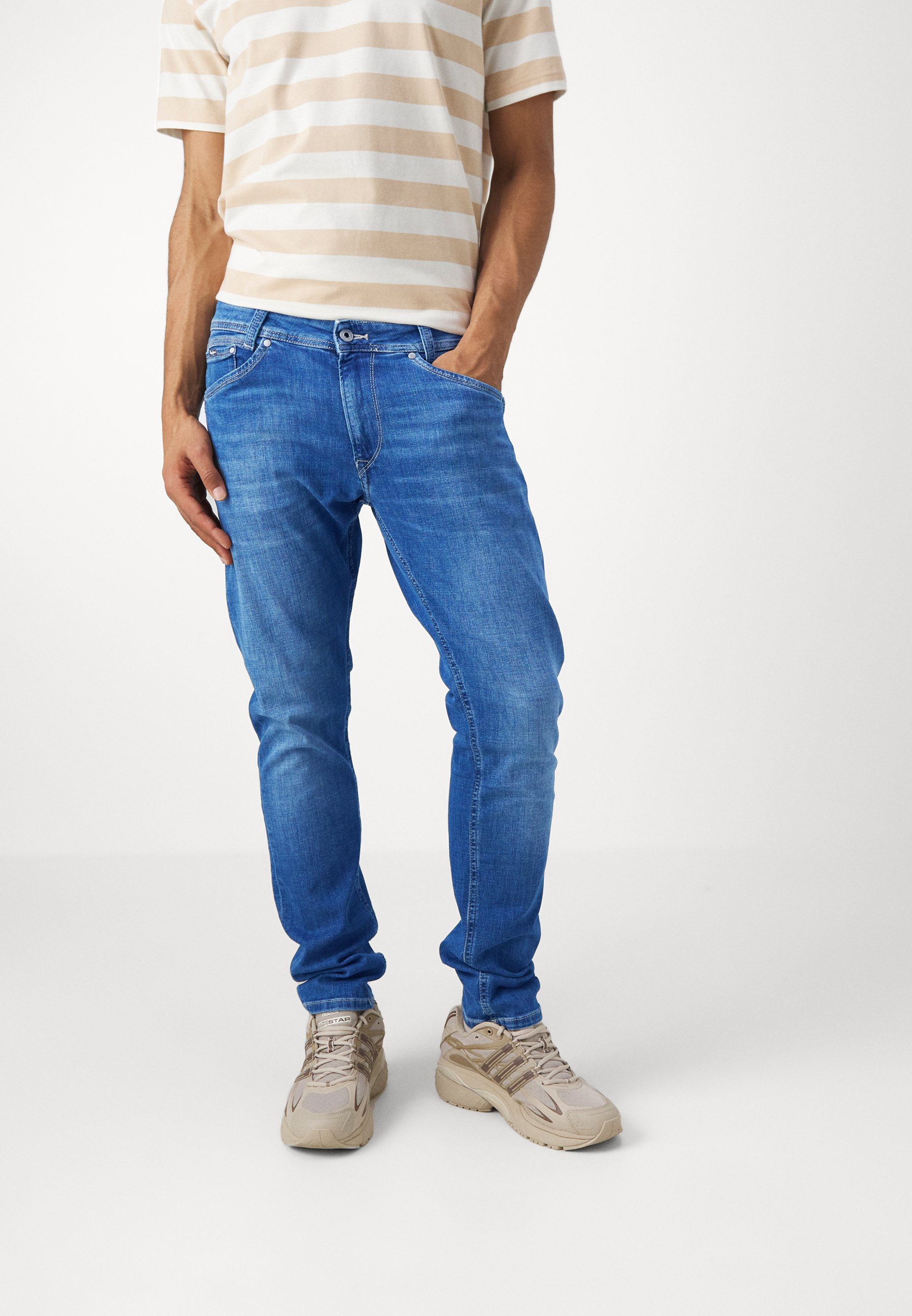 TAPERED JEANS - Jeans Tapered Fit