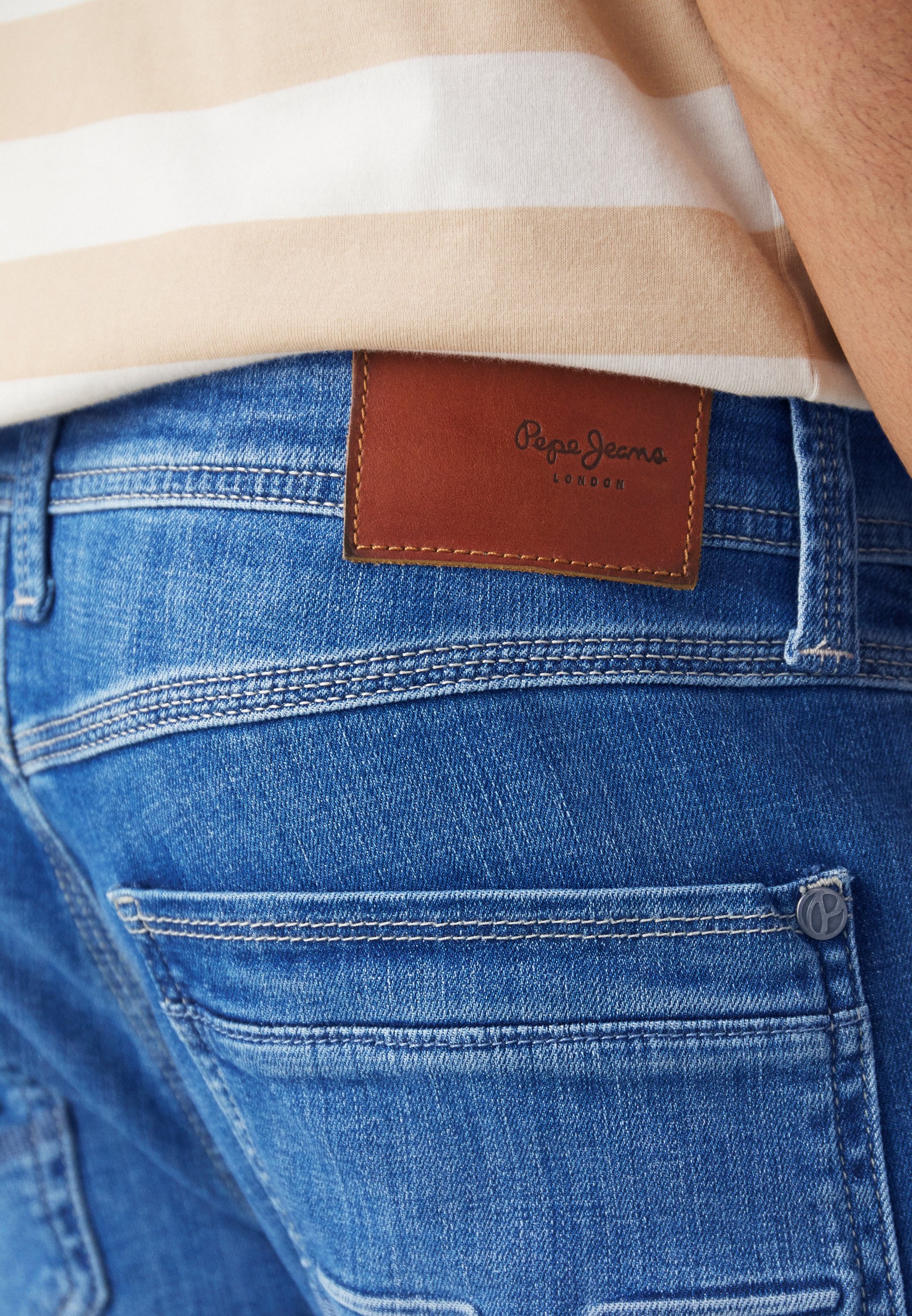 TAPERED JEANS - Jeans Tapered Fit