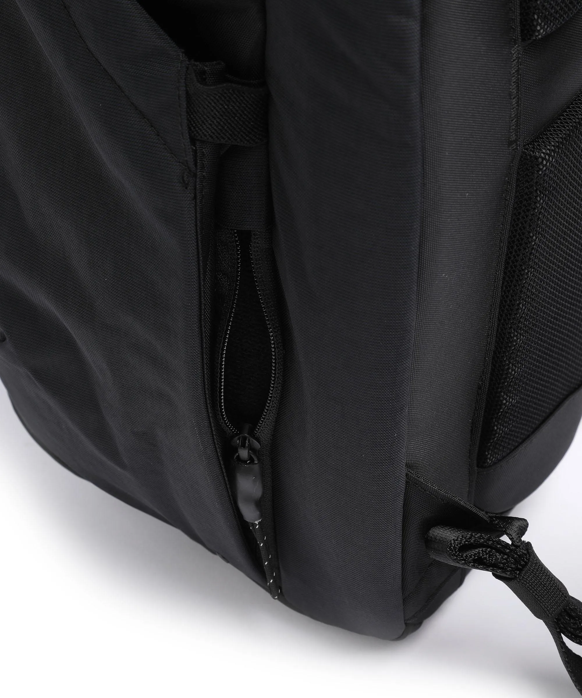  Thule Paramount 27 Zaino 16″ nylon nero  