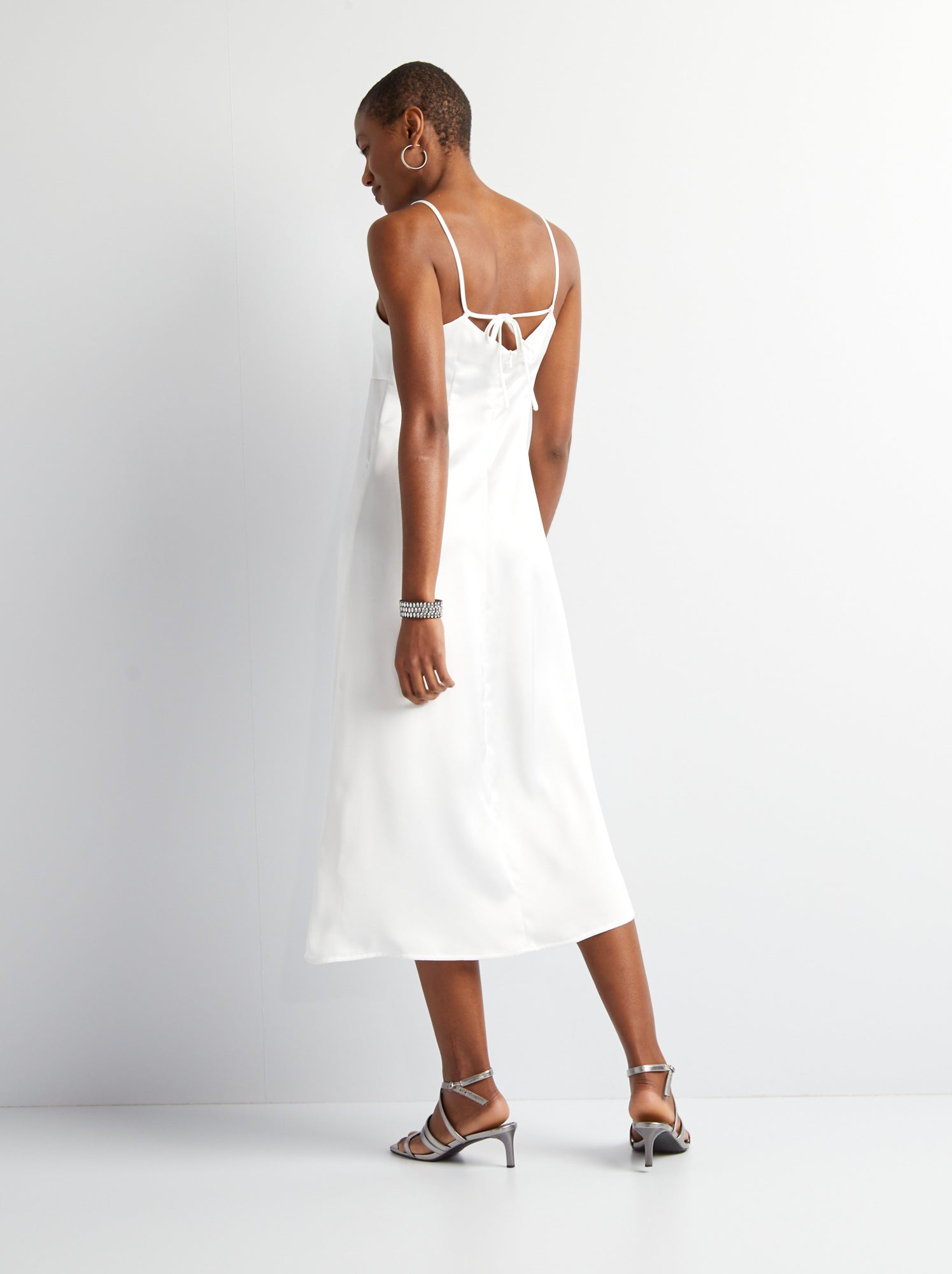 Vestito in raso con bottoni - bianco