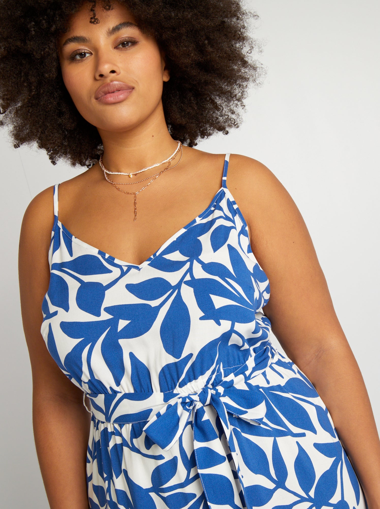 Vestito lungo con motivo 'Vero Moda Curve' - BIANCO